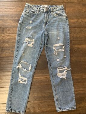 refuge Denim Women’s Light Blue Distressed Boyfriend Jeans. Pre-Owned. 01(27x26)